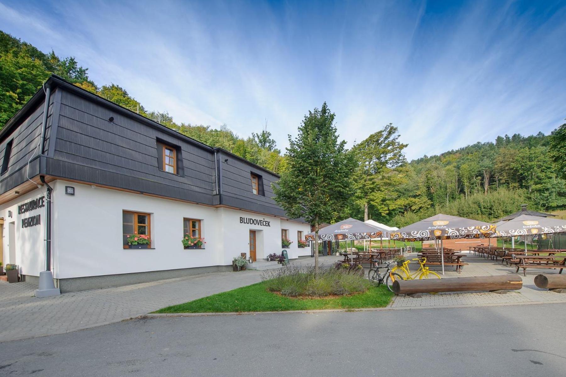 Restaurace a Penzion Bludoveček Exterior foto