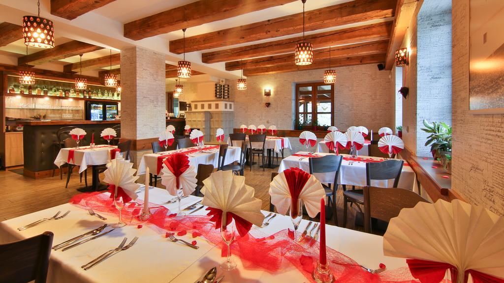 Restaurace a Penzion Bludoveček Exterior foto